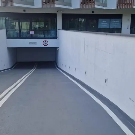 Pinea Seaside بوبيروفو